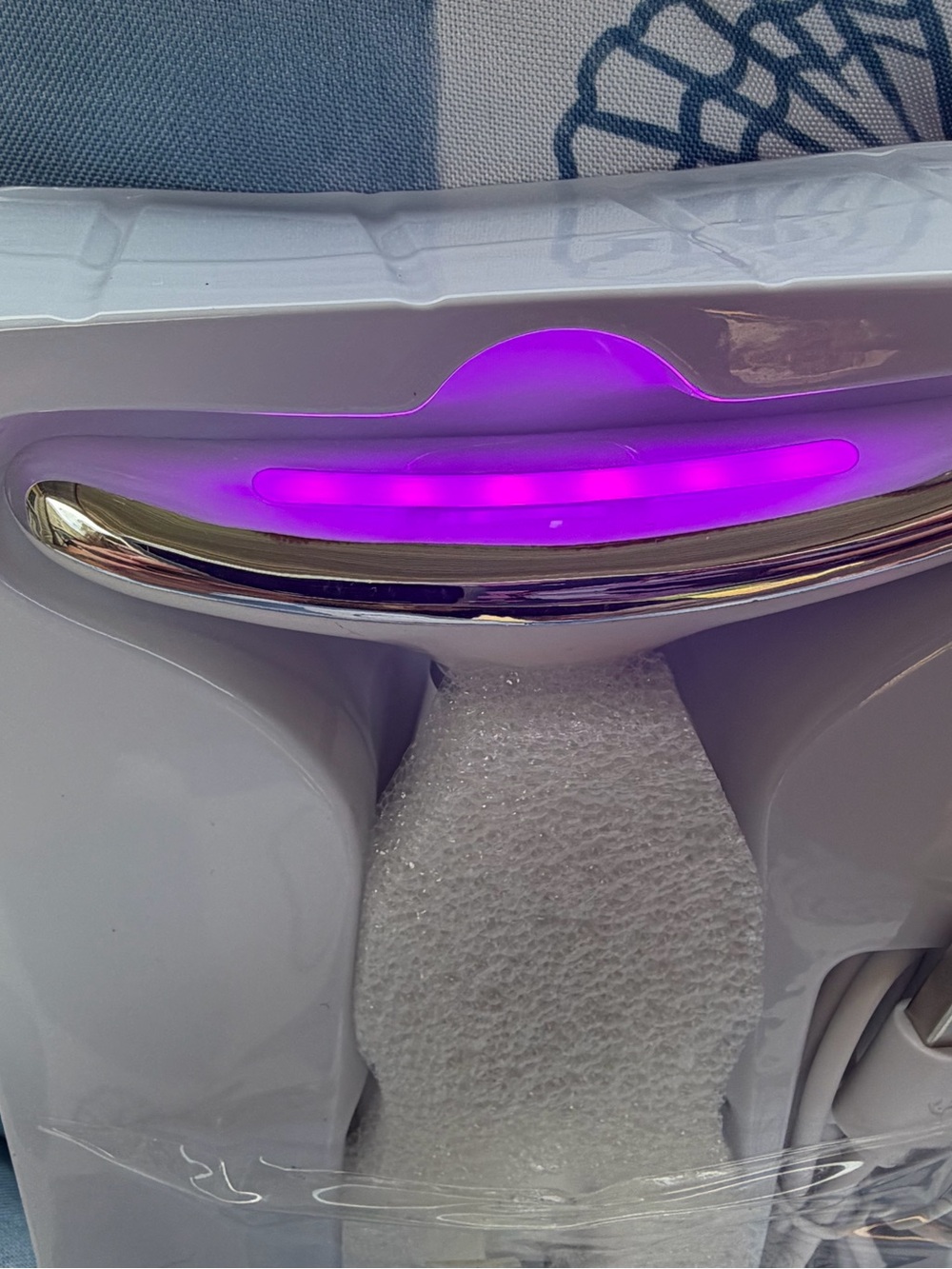 Rechargeable 7-Mode LED Neck Beauty Device - Picture 3 of 4
